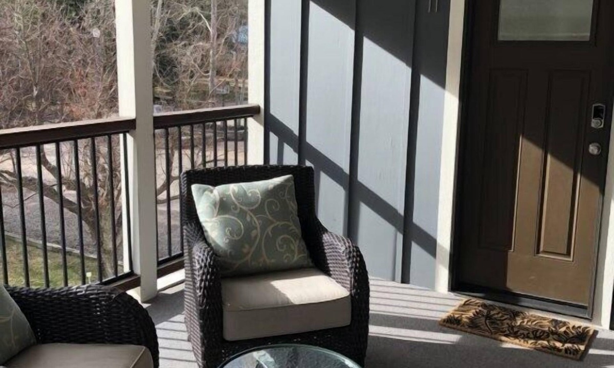 Redstone Condo | Quaint Queen Mountain Getaway