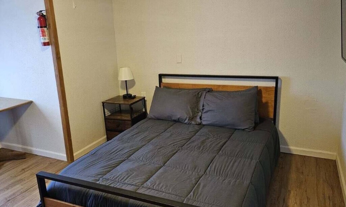 Howard House | Quiet Motel Room Near Ark River - 15 min to Salida