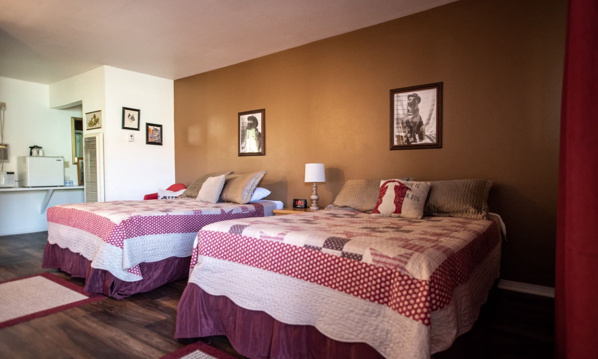 Raton Hotel | Raton Pass Motor Inn
