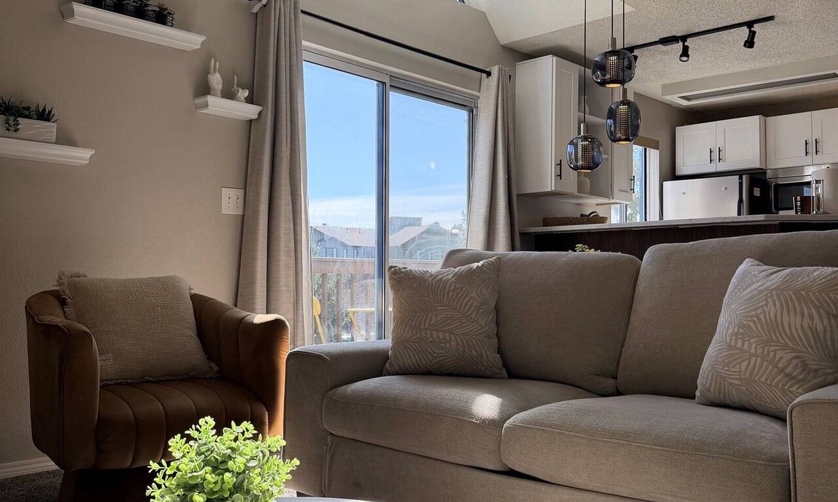 Englewood Condo | Remodeled 2 Bed, 2 Bath | Near Denver w Gym