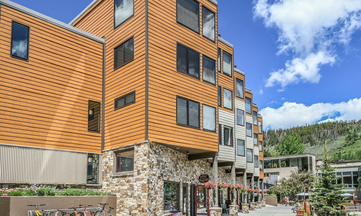 Lakeside Village Condo | Remodeled Gem On the Free Shuttle Route Walkable to Restaurants and Shops