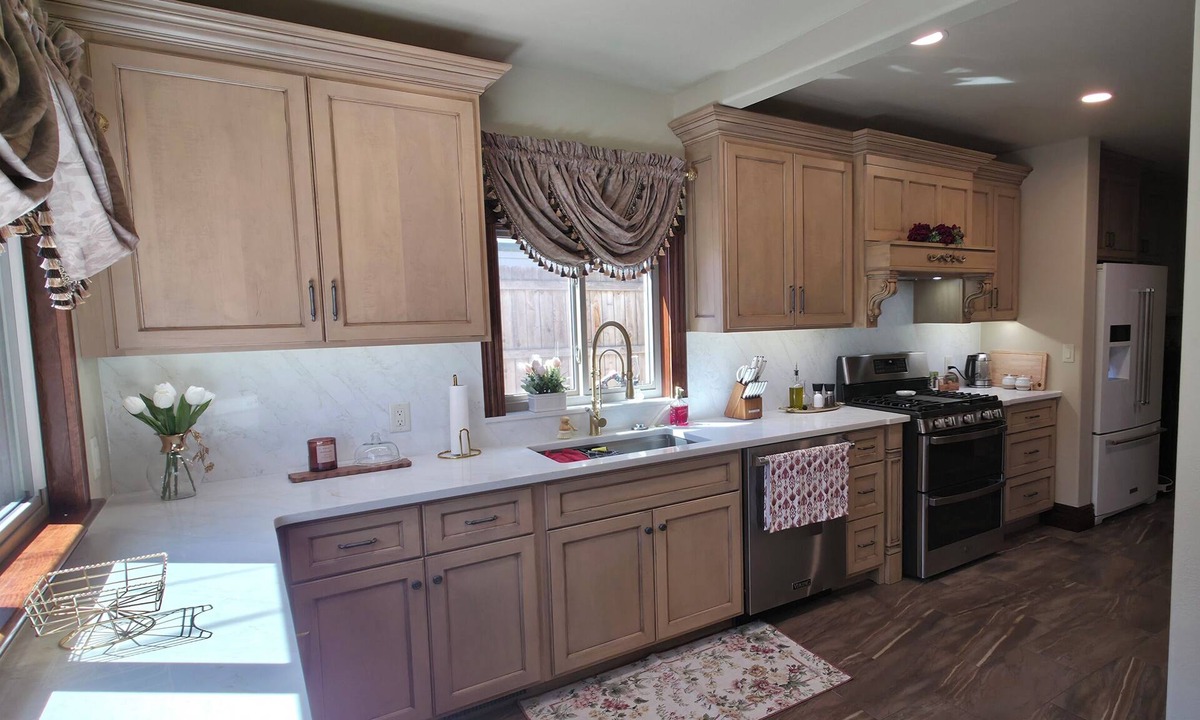 Trinidad House | Remodeled Victorian 3-bedroom house with AC in Trinidad/Hot Tub!
