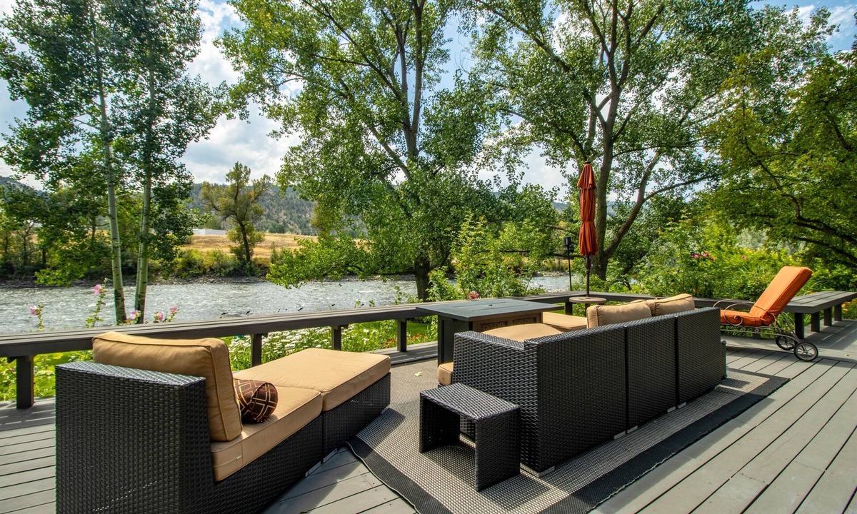 Glenwood Springs House | River Frontage! Family Friendly Mtn Retreat
