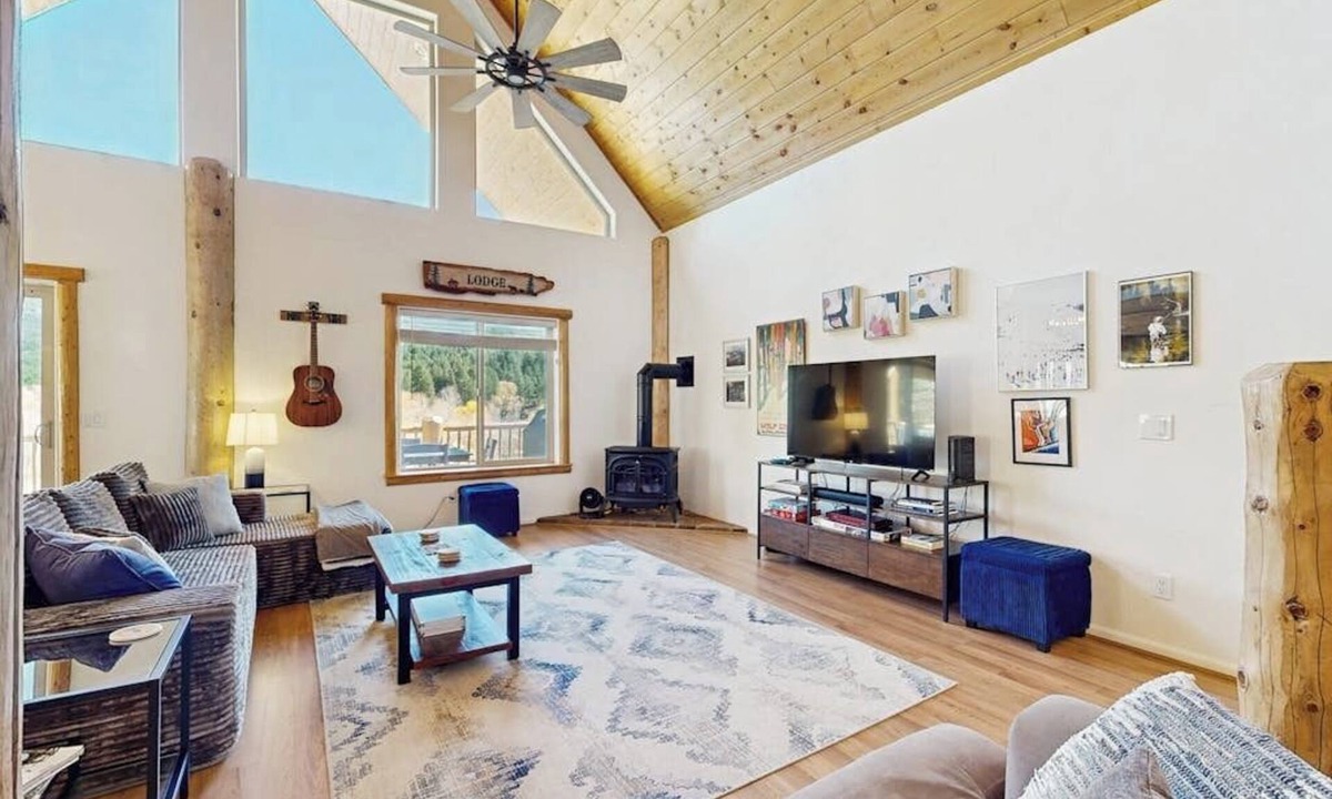 San Juan River Village House | Riverfront Lodge | Hot Tub | Game Room