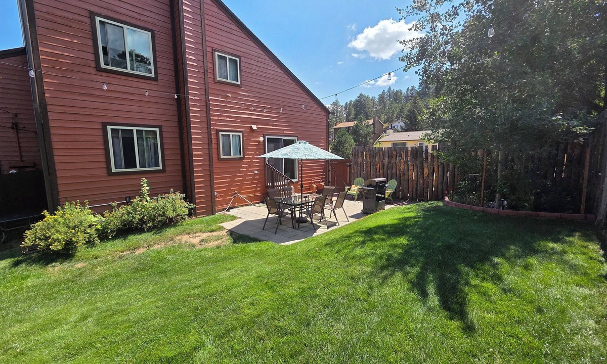 Kittredge House | "Rocky Mountains Retreat: Skiing, Hiking, Red Rocks, Evergreen lake awaits you "