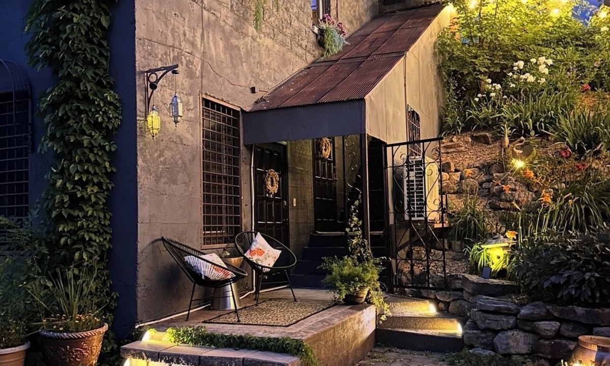 St Croix Falls Apartment | Romantic Copper ROOM at historic 123 S Washington