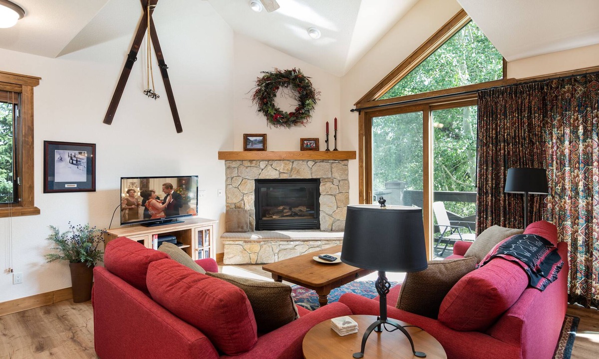 Four O'Clock House | Saddlewood Snowbird Townhome: Ski-In Ski-Out, Hot Tub