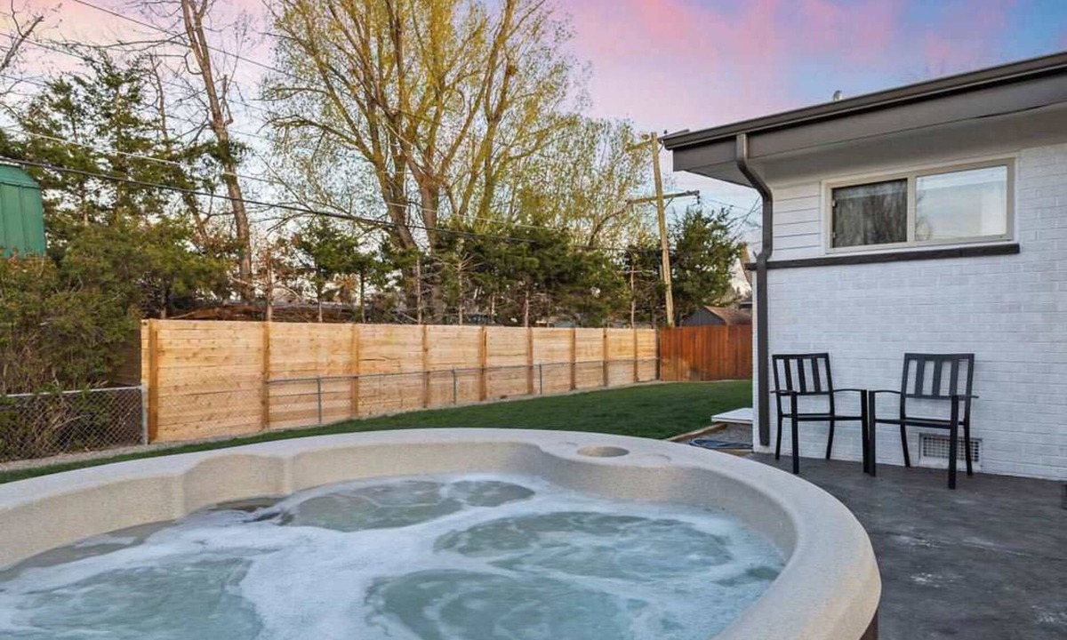 Alta Vista Area House | Sauna- Hot Tub- Garage Game Room- Outdoor Dining