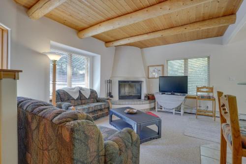 Amalia House | Secluded Amalia Retreat w/Cozy Fireplace & Grill!
