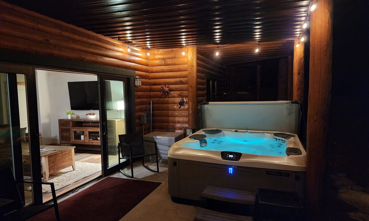 Florissant Apartment | Secluded Guest Suite Covered Hot Tub, Private Drive, Mountain Valley Views