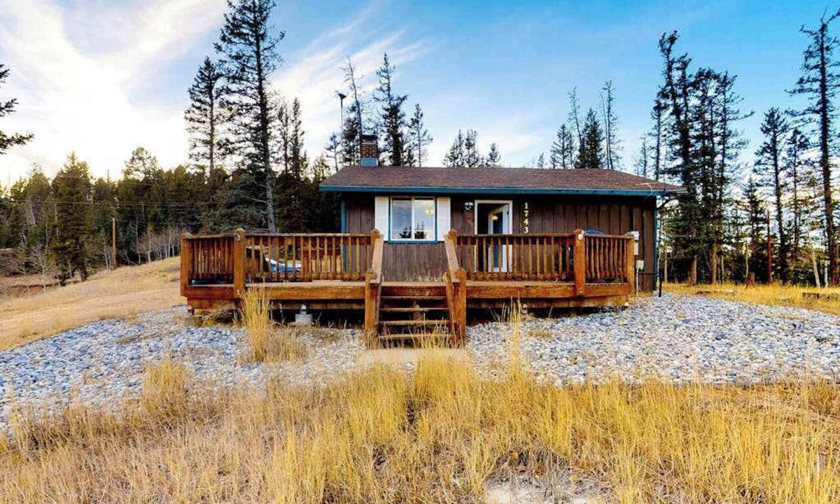Spring Valley House | Secluded Retreat Mountain Views