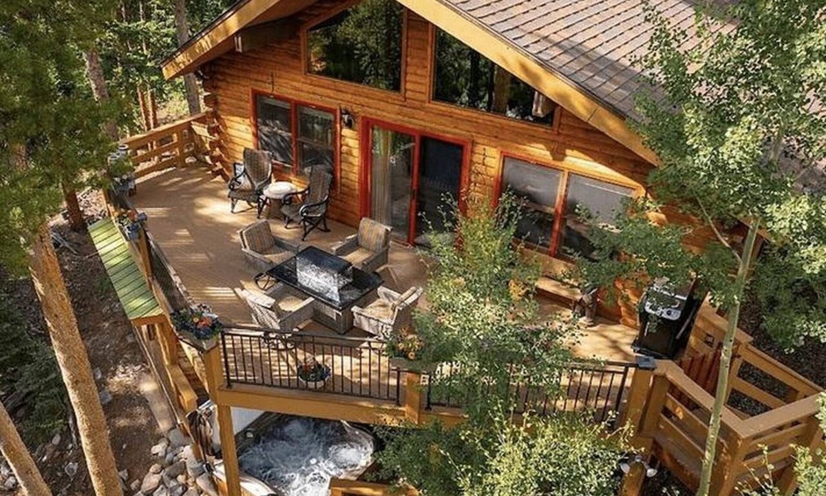 Blue River House | Serendipity Lodge: Cozy Home on the River - Private Hot Tub - New Pet Friendly Listing!
