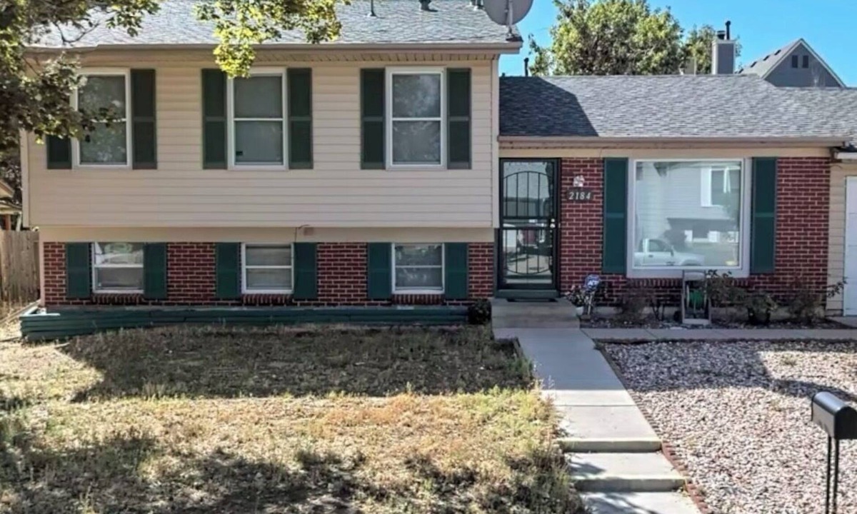 Aurora House | Serene 3-bedroom house with AC in charming Aurora