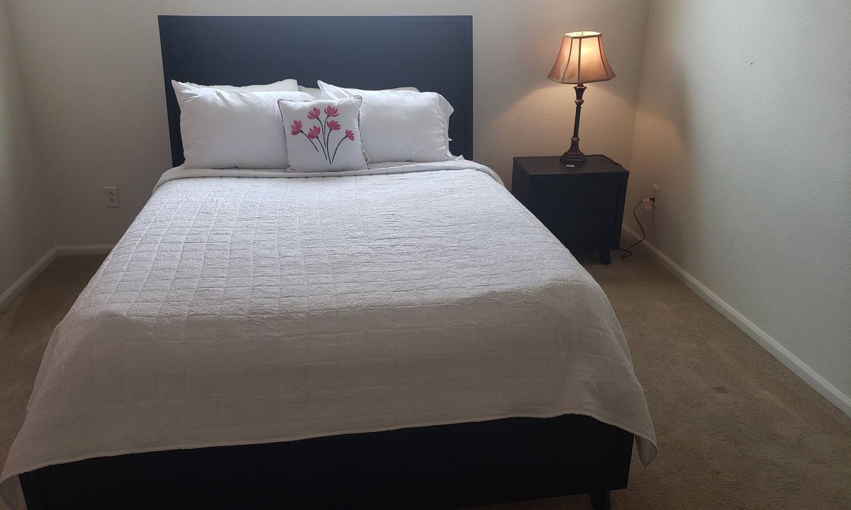 Green Valley Ranch House | Serene 3-bedroom house with AC in Denver