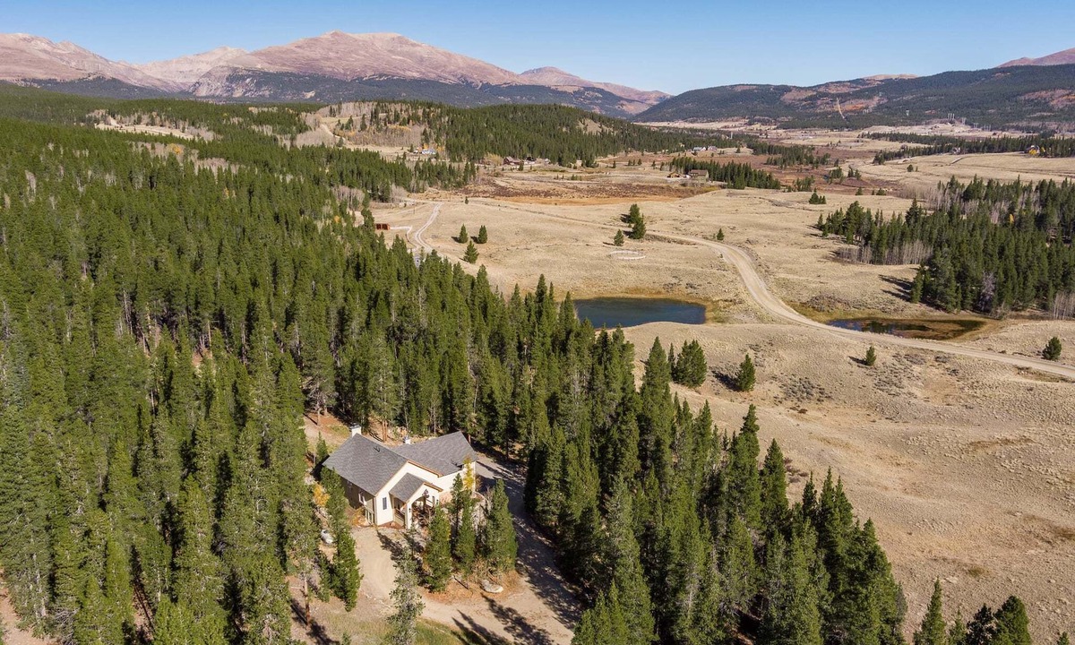 Valley of the Sun Ski Chalet | Silverheels Lodge🏔Luxury Mountain Chalet🍃25 Acres🌲Double Garage🚙Hot Tub♨️