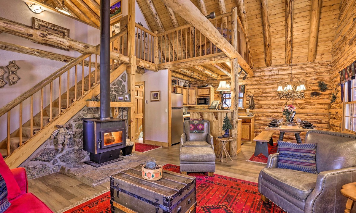Blue River Cabin | Ski & Hike! Hot Tub Hideaway in Breckenridge