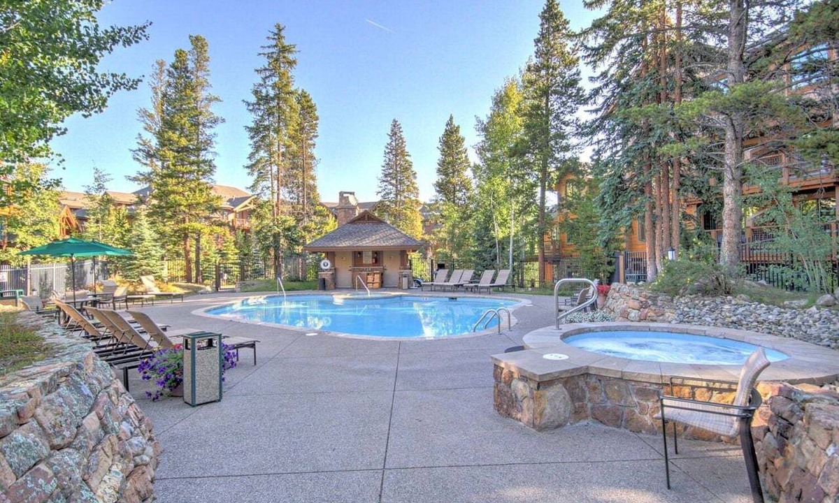 Christie Heights Condo | Ski-In, Gondola-Out Mountain Thunder 2BR Condo on Skyway Skiway