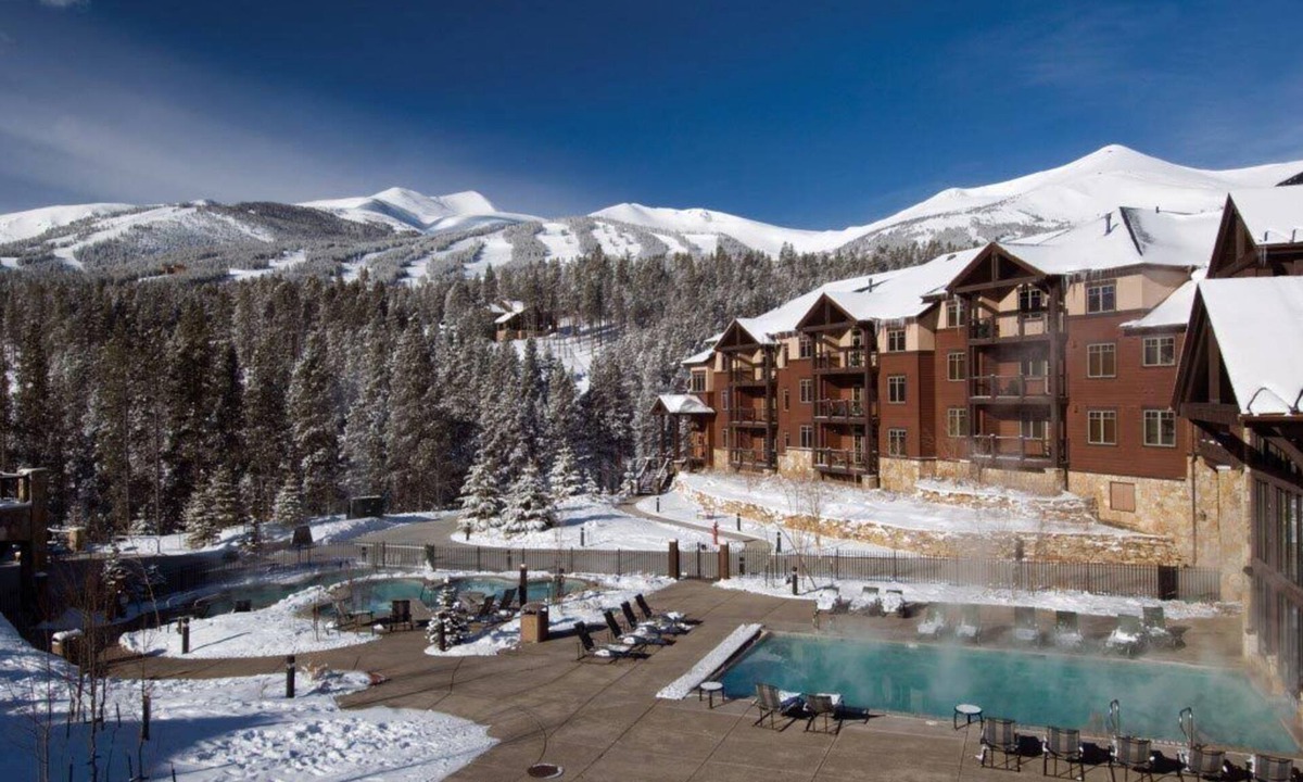 Peak 9 Resort | Ski-in-Ski-Out Breckenridge Ski Resort. Full Two B/R Two Bath March 15-18 2026