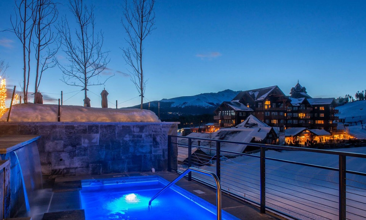 Peak 8 Resort | Ski in/ski out Suite at Grand Col. on Peak 8