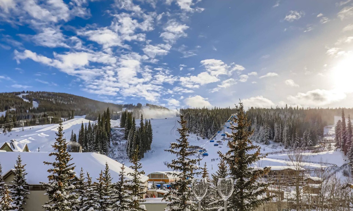 Copper Mountain Village Apartment | Ski-In/Ski-Out/Slope Views, Luxury, Village Center, King Bed+Deck