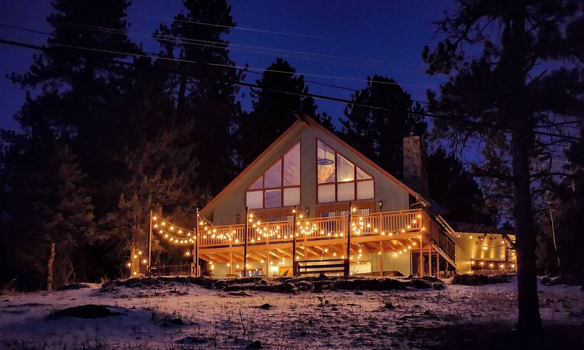 Evergreen West Central House | Skyline Retreat – 5BR Mountain Views Hot Tub Near Evergreen Lake