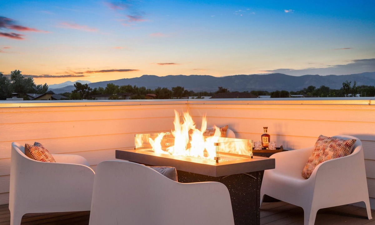 Old Town North House | Sleek Home Near Old Town W/Rftp Hot Tub & Mtn Views
