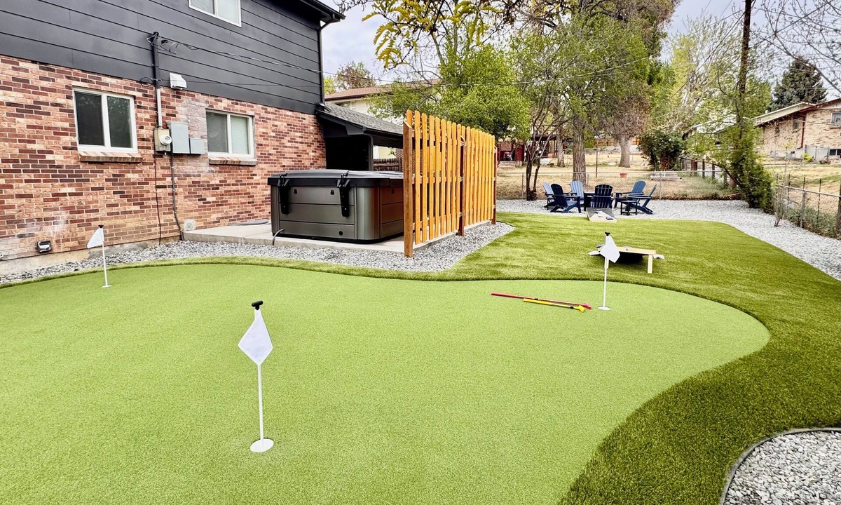 Northwest Arvada House | Sleeps 15-Putting Green-Hot Tub-Theater-Arcade-Near Boulder/Red Rocks