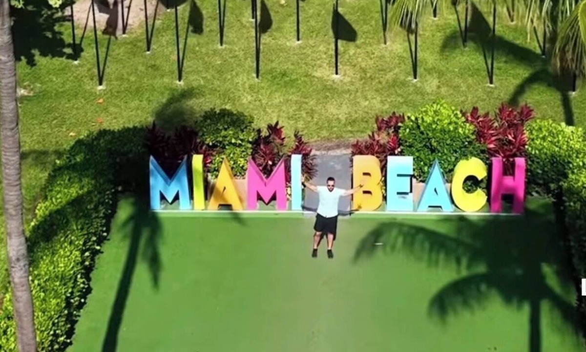 South of Fifth Condo | South of Fifth Beachside Condo 2Bed 1B, Pool, 2 Beach Chairs, 1 Umbrella