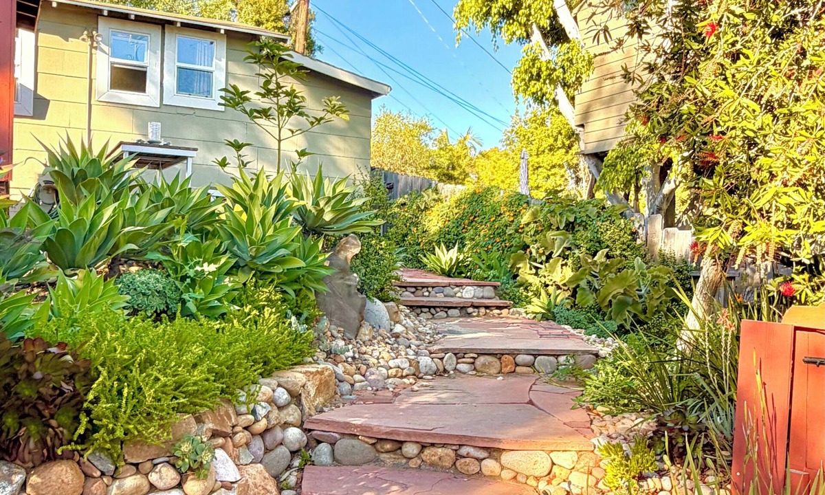 South Park Cottage | South Park Pet Friendly Gem – Walk to Cafes, near Balboa Park/Zoo & Downtown