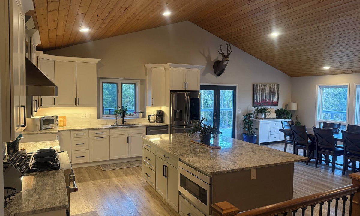Pleasant Park Corridor House | Spacious 6-bedroom house in Conifer, CO-Hot tub, Golf Sim, Home gym, Sauna!