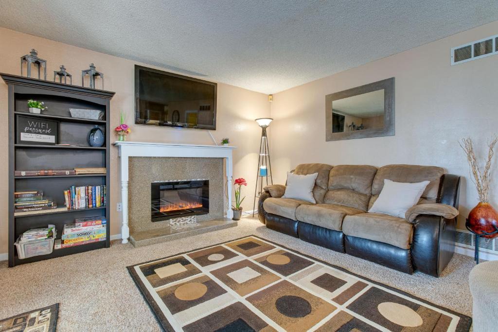 Aurora House | Spacious Aurora Retreat w/Game Room + Hot Tub!