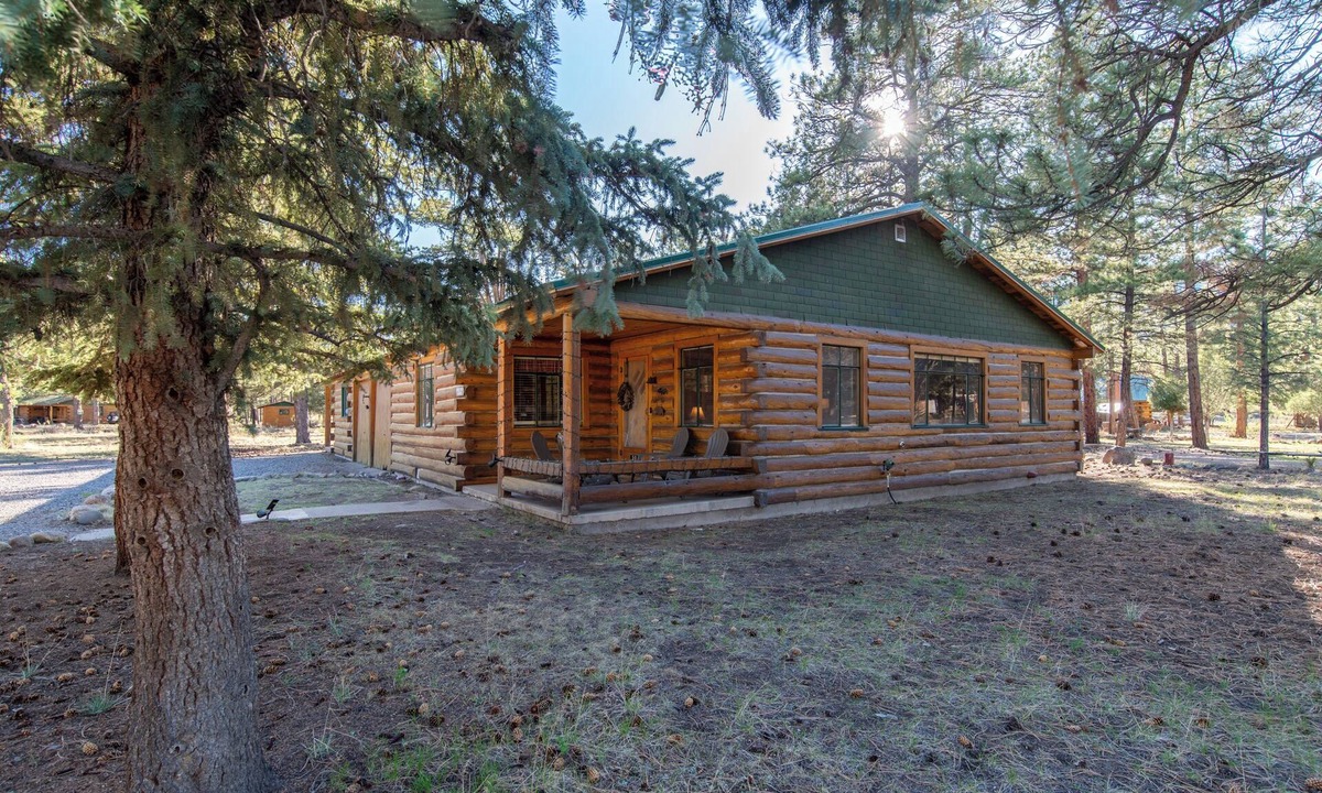 South Fork Cabin | Spacious Family Friendly Cozy Cabin
