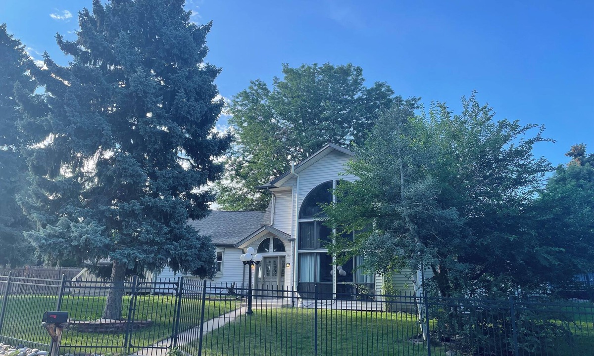 Bel Aire House | Spacious Home Close to Everything