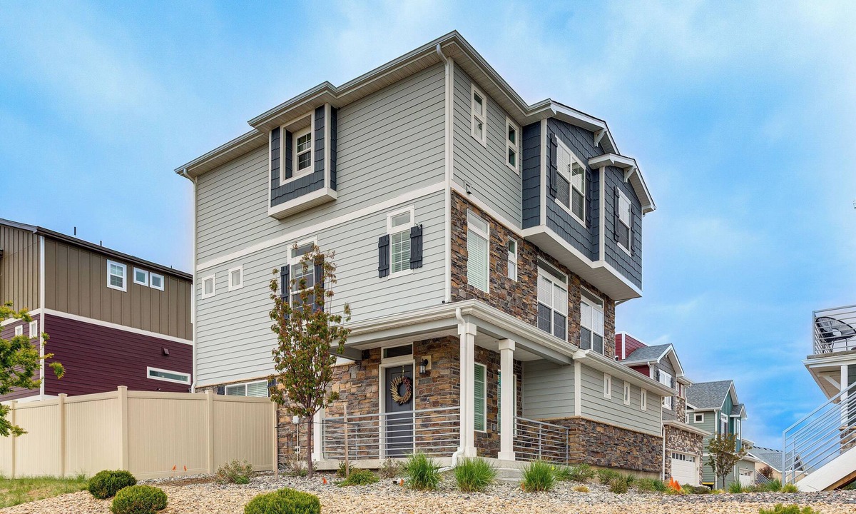 Aurora House | Spacious & Modern! New Home Near Gaylord Rockies