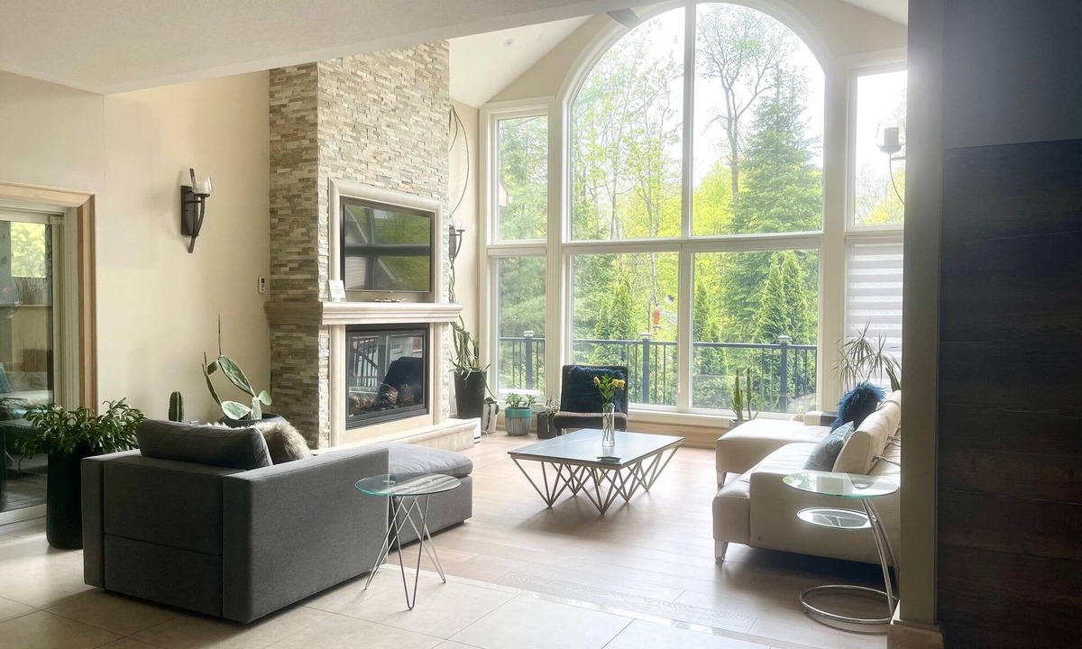 Tiny House | Spacious Retreat in the Pines Walk to Georgian Bay Beaches