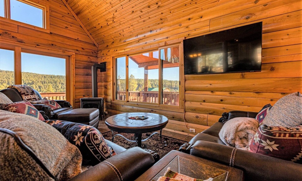 San Juan River Village Cabin | Spectacular Views, Hot Tub, Close to Wolf Creek & San Juan River