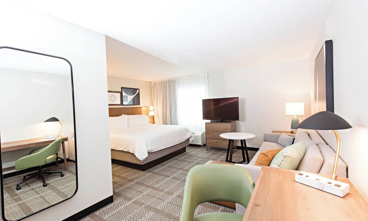 Thornton Hotel | Staybridge Suites Denver North - Thornton by IHG