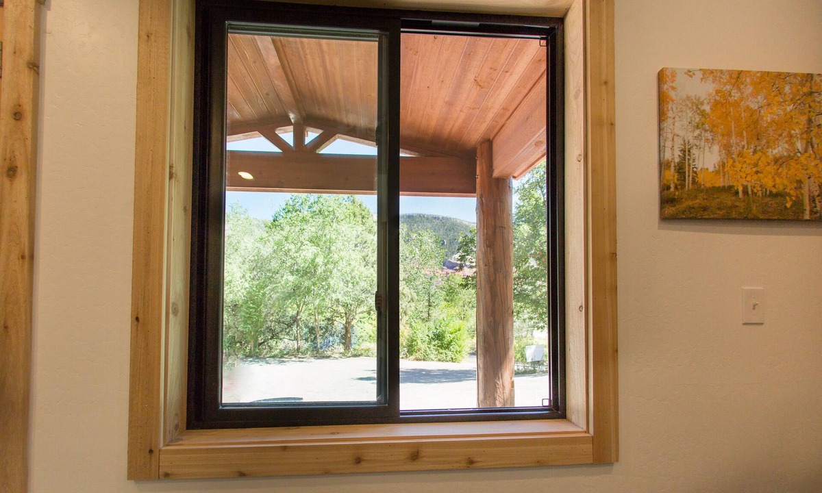 Durango Apartment | STUDIO 203: AMAZING Mountain Views - 5 Minutes to Downtown Durango! Pet Friendly