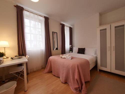 Vincent Square Apartment | STUNNING -3 Double Bedroom Entire Flat in Heart of London