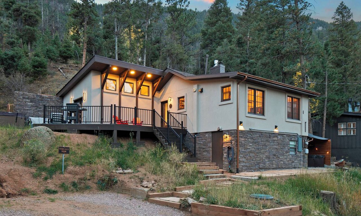 Cascade-Chipita Park House | Stunning Mountain View Cabin w/Deck, Hot Tub, Fire Pit, Forest & Peak Retreats