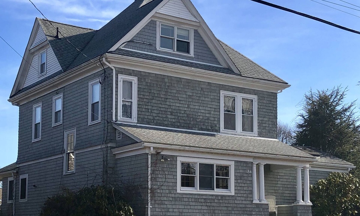 Narragansett Pier House | Summer on Narragansett Pier