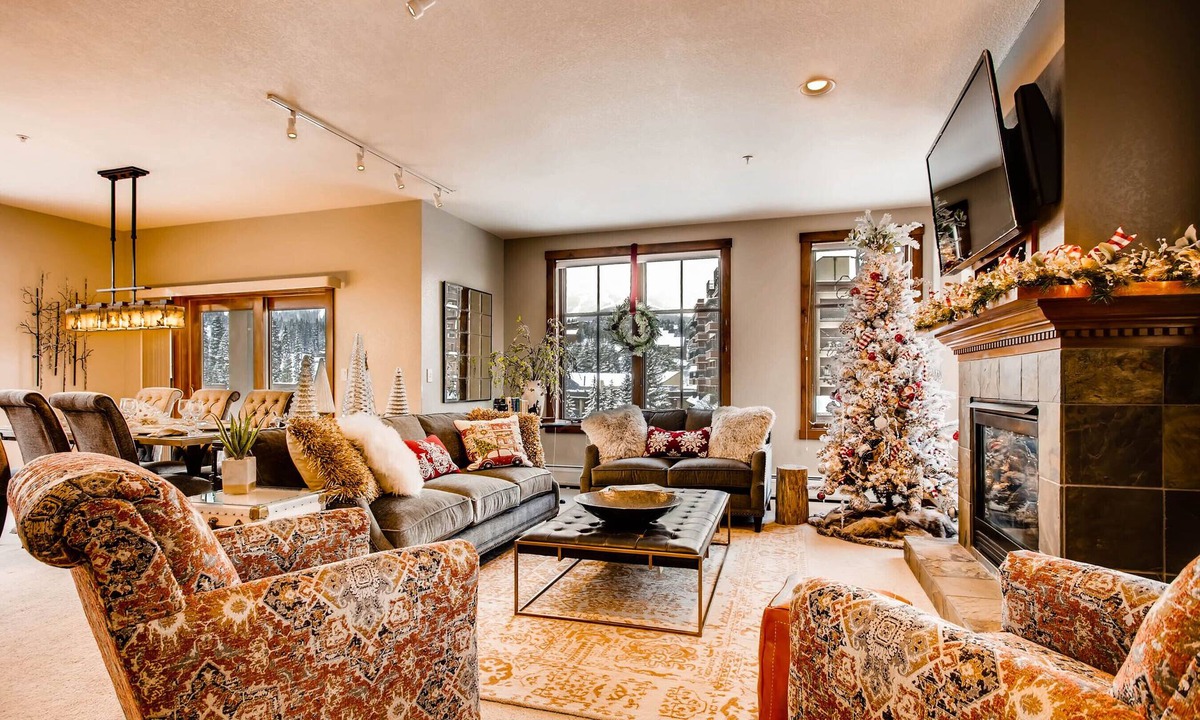 Peak 9 Condo | SUMMER SPECTACULAR Beautiful Mtn VIEWs LUXURY Main St Station Pk9 Hot Tubs+Pool
