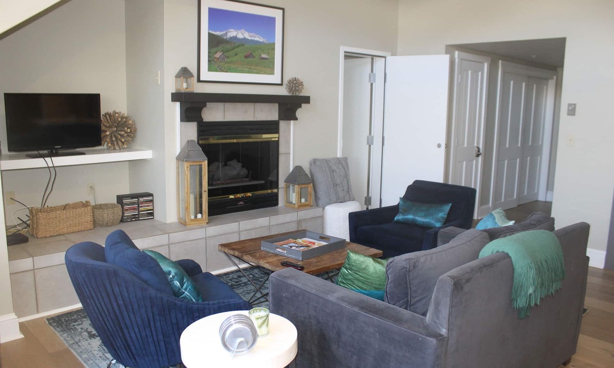 Mountain Village Condo | SUMMERTIME IN THE MOUNTAINS! 1BR/2Bth -VIEWS, garage parking, fireplace, balcony