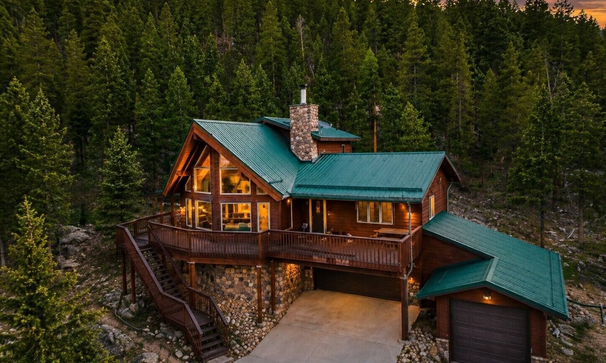 Allenspark House | Sundance & RMNP Escape Backing National Forest