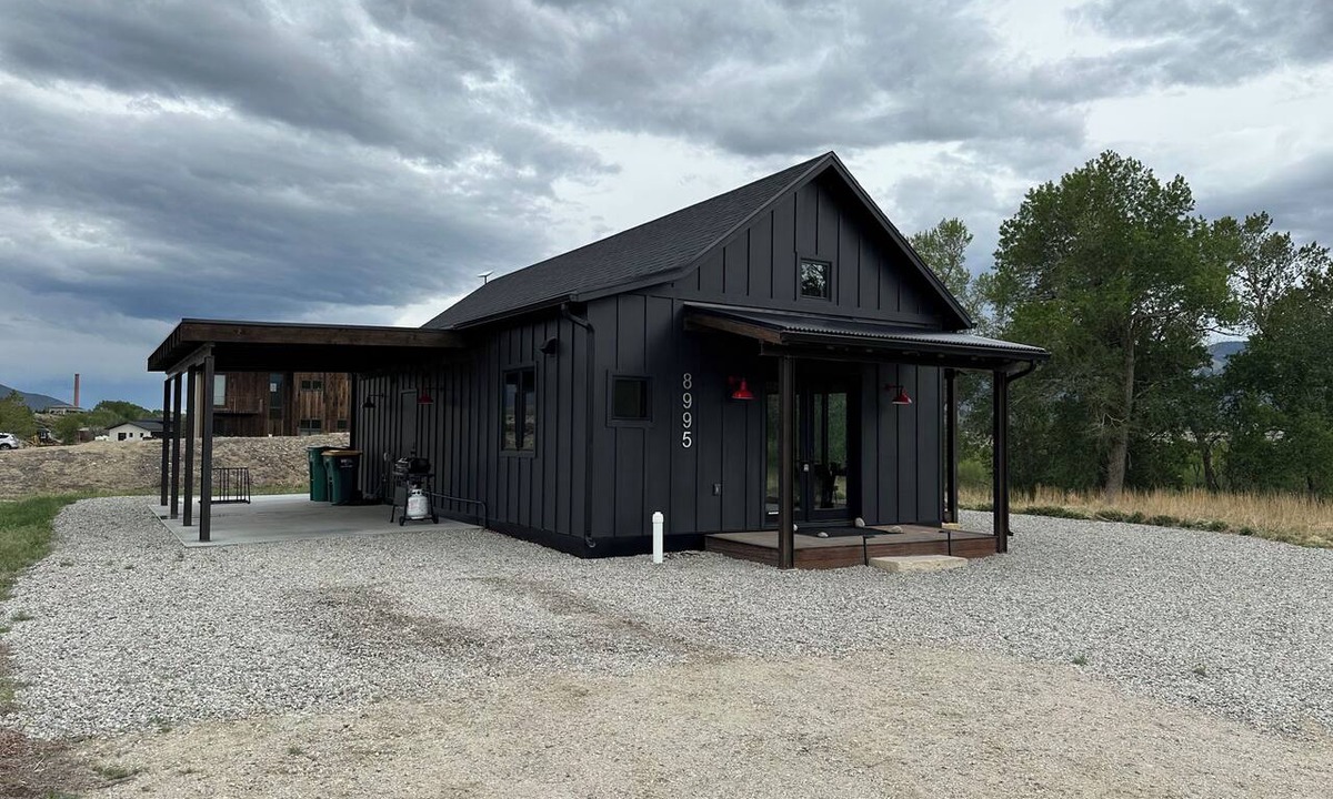 Salida House | Sunsets on Salix - Peaceful Riverside Retreat 8 Minutes to Town