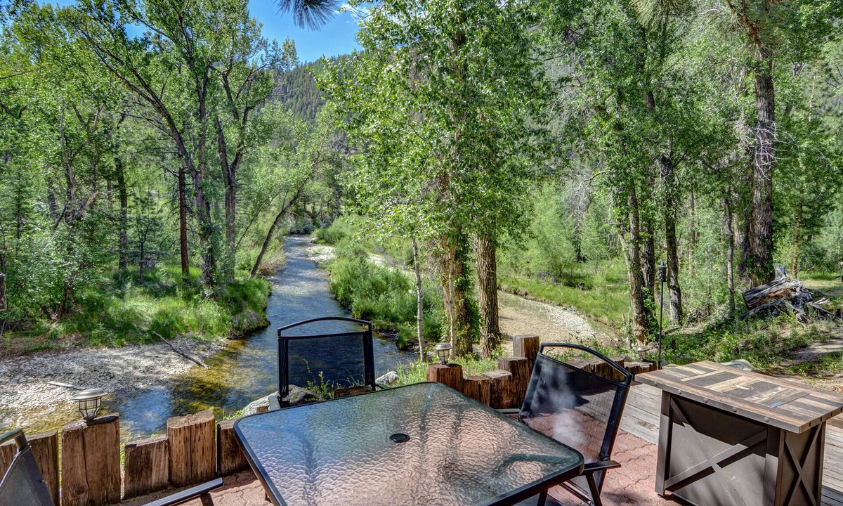 Nathrop Cabin | Sweet Log Cabin - an ole time cabin on the banks of Chalk Creek!