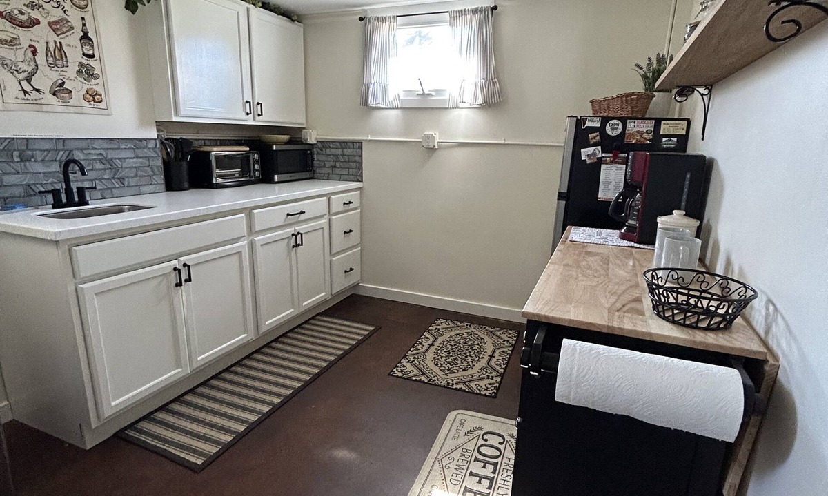Loveland Apartment | Sweetheart City Inn! Clean&Private, centrally located, free on premise parking