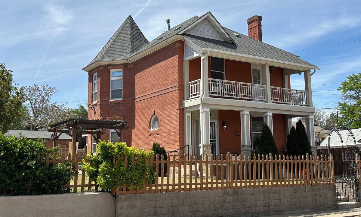 Pueblo House | Tara House — Historic Charm, Executive Comfort, Minutes from Downtown
