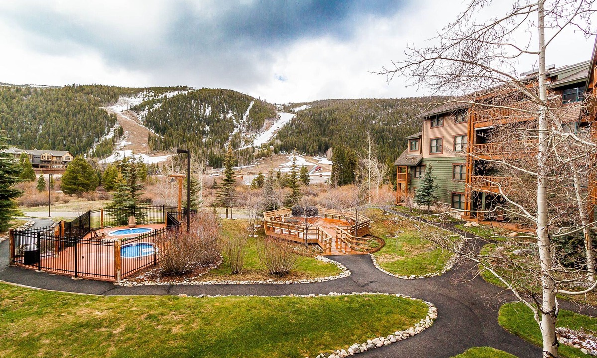 Mountain House Condo | Tenderfoot Lodge by Summit County Mountain Retreats
