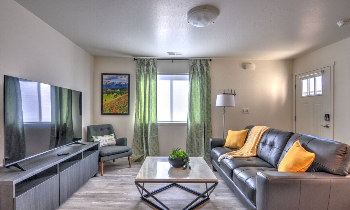 Grand Junction House | The Charming GJ Townhome. Pet-Friendly!